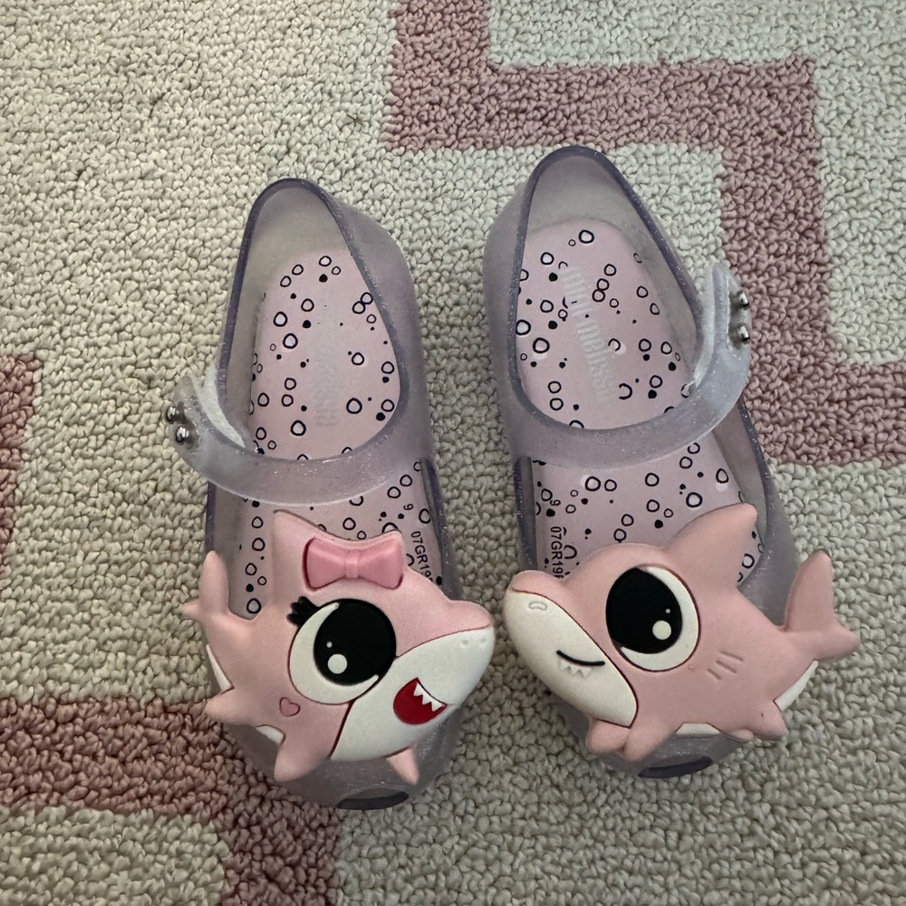 Mini Melissa baby shark jelly flats